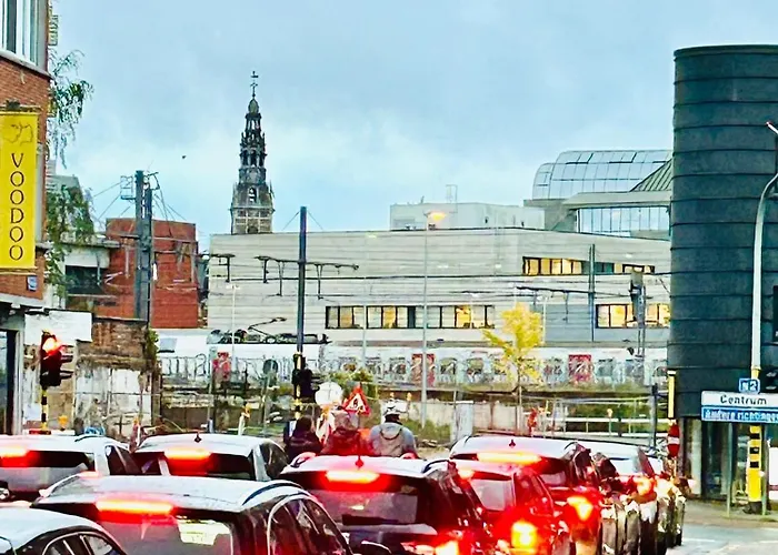 The Nest In - Family Friendly בית אירוח